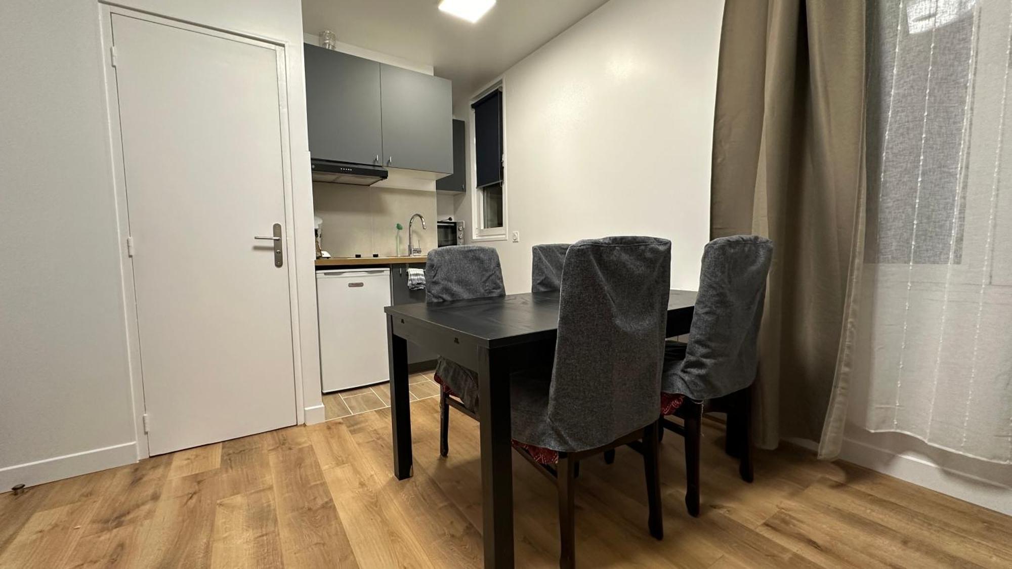 Lacharriere-Logement Entier 38M2 Paris Eksteriør bilde